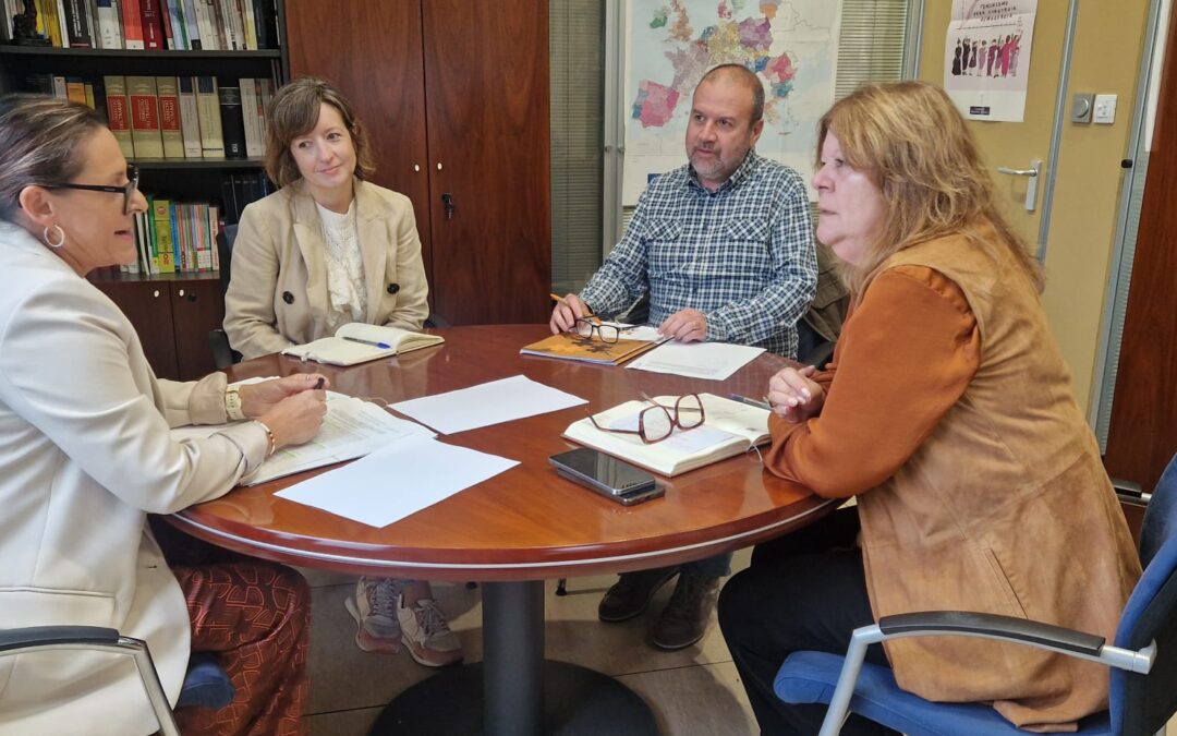 Reunión con la Directora General de Empleo del Principado